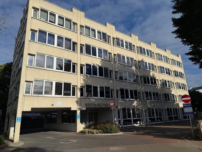 11 Liverpool Gdns, Worthing for lease - Building Photo - Image 1 of 11