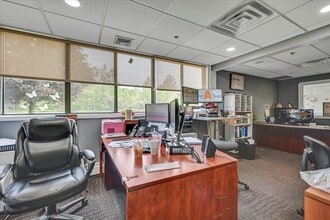 50 Jeanne Dr, Newburgh, NY à louer Photo intérieure- Image 1 de 13