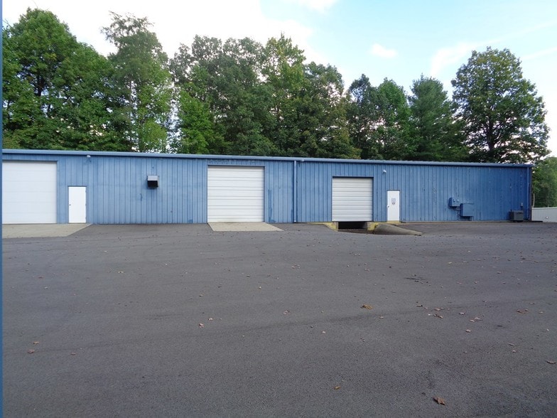 155 Philpott Ln, Beaver, WV for lease - Building Photo - Image 2 of 4