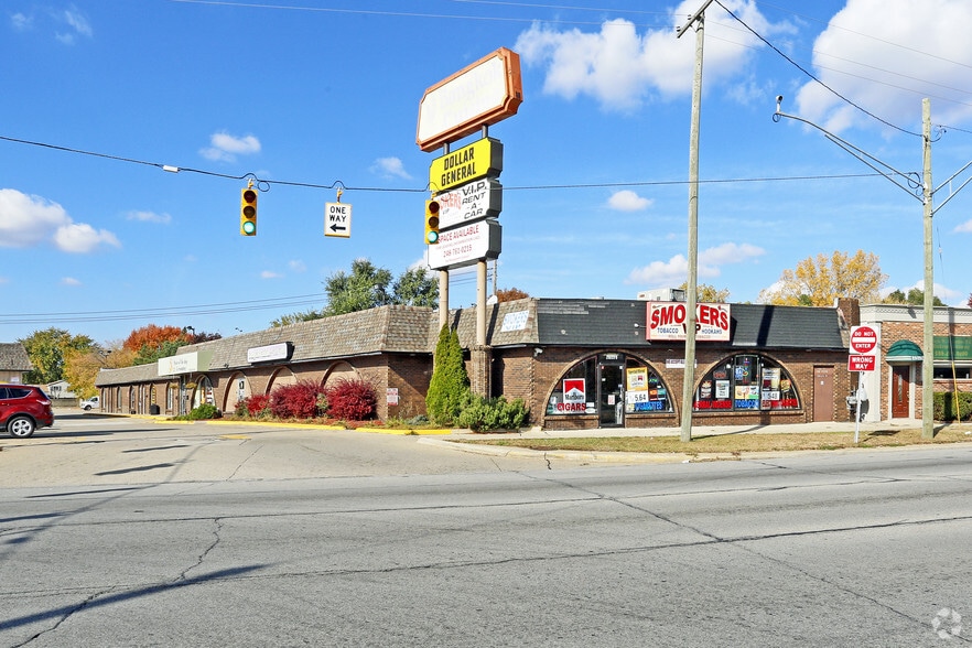 25213-25223 Gratiot Ave, Roseville, MI for lease - Building Photo - Image 3 of 5
