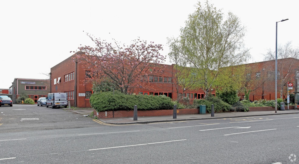 55-57 Park Royal Rd, Londres à louer - Photo principale - Image 1 de 7