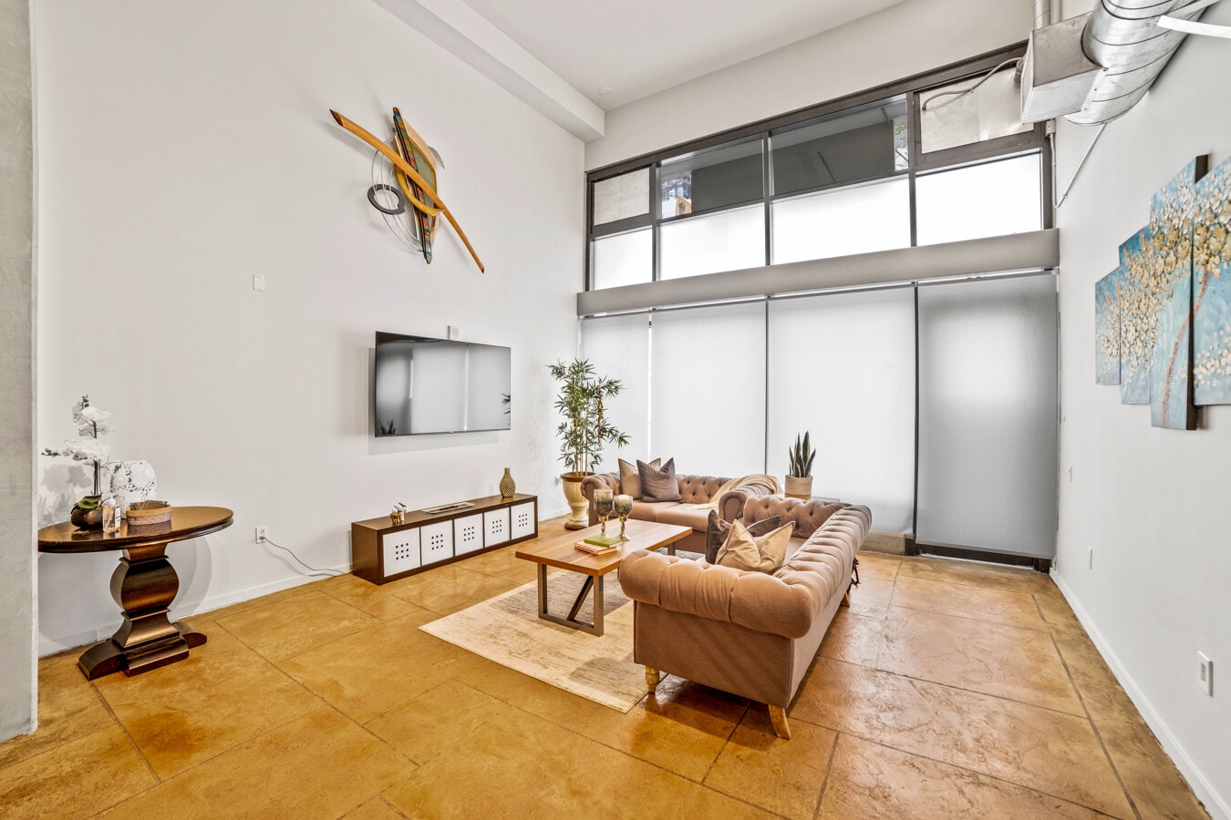350 11th Ave, San Diego, CA 92101 - Unit 133 - - Interior Photo - Image 1 of 10