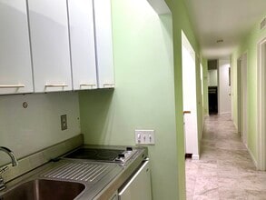 220 E 30th St, New York, NY for lease Interior Photo- Image 2 of 14
