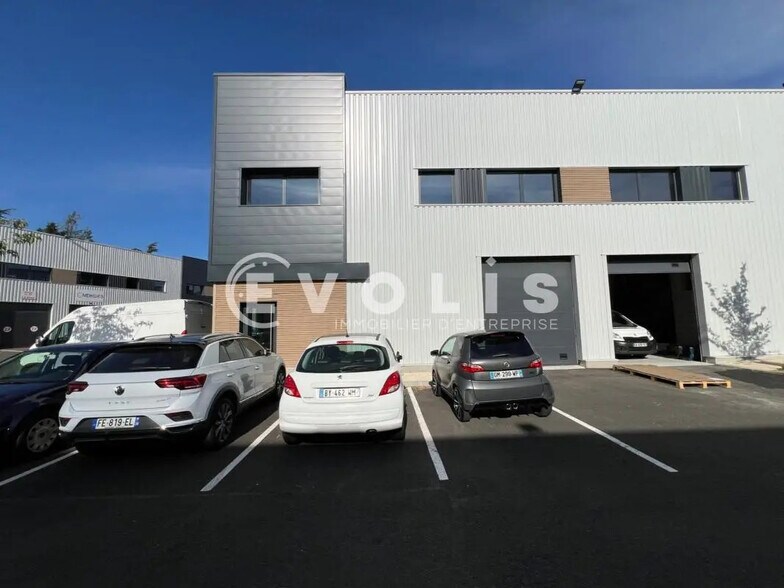 Flex dans La Tour-de-Salvagny à louer - Photo du bâtiment - Image 2 de 9