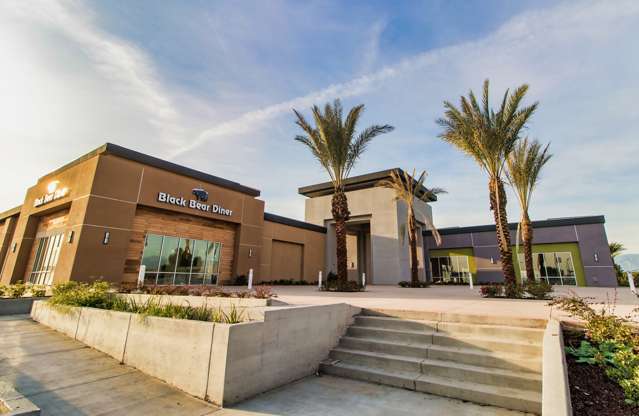 301 N Pepper Ave, Colton, CA à louer Photo du bâtiment- Image 1 de 17