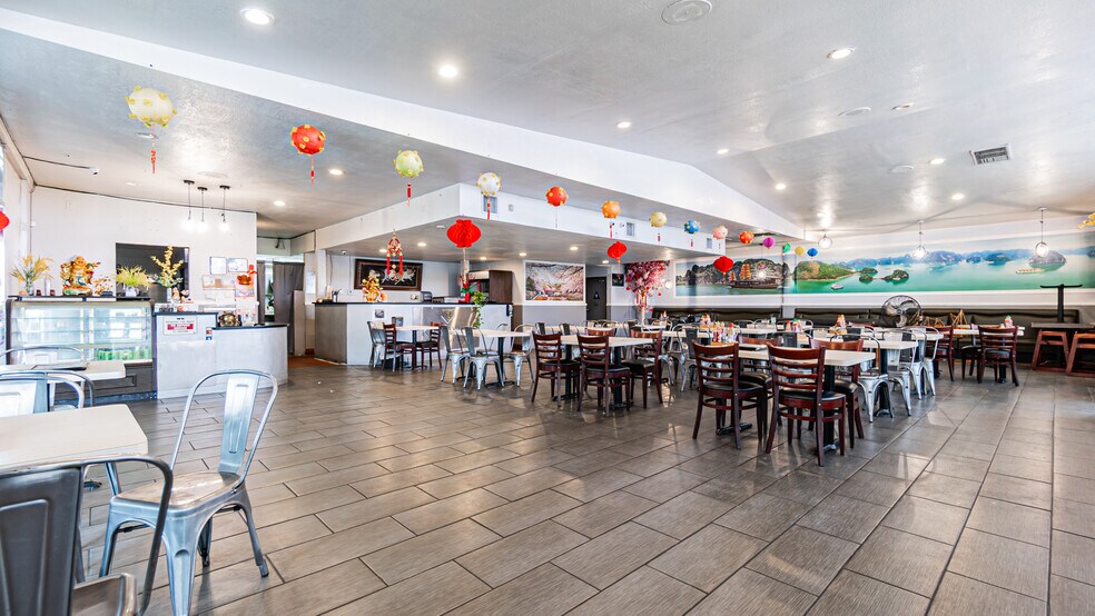 1280 E Holt Ave, Pomona, CA à louer - Photo intérieure - Image 2 de 29