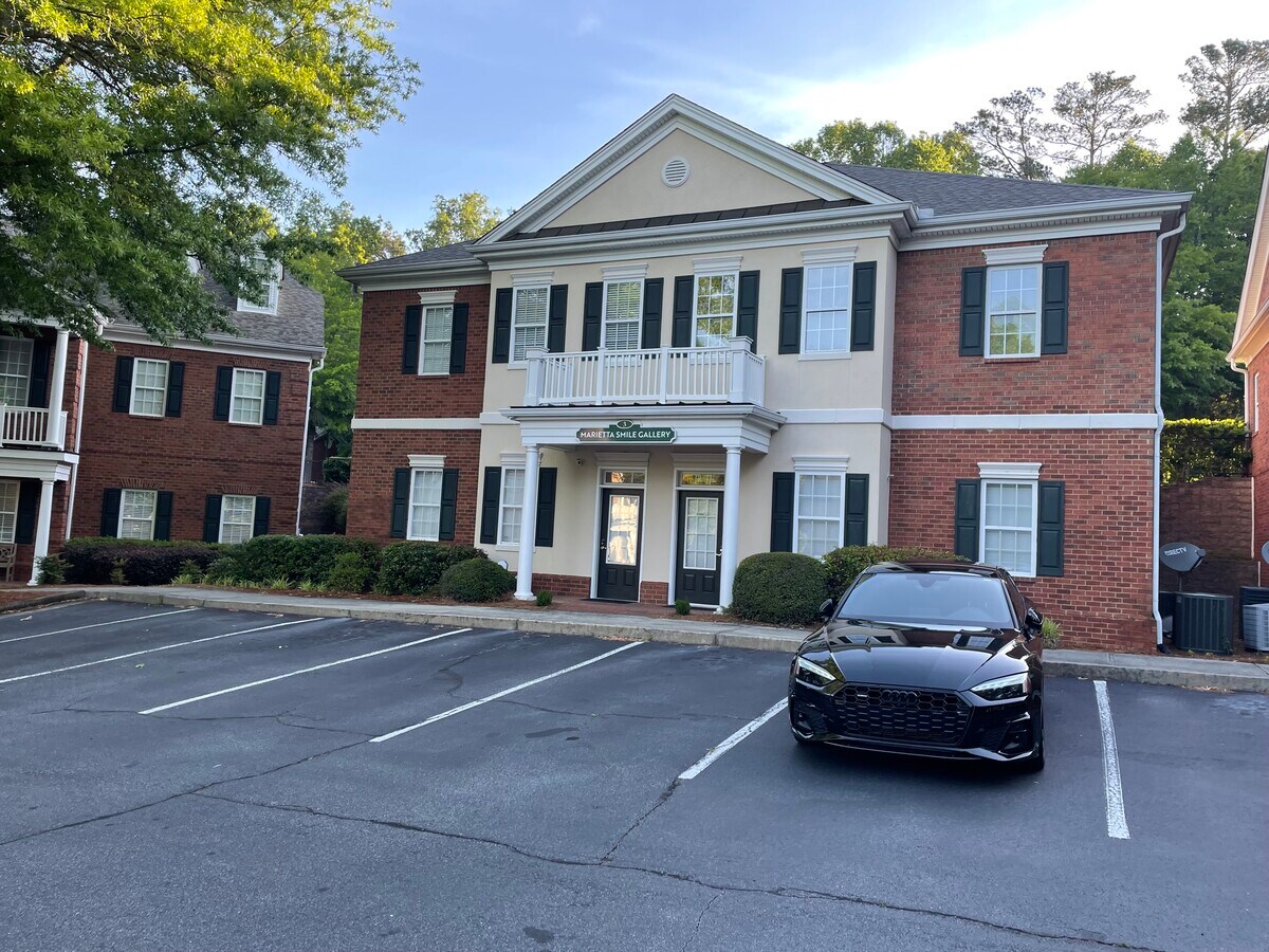 3535 Roswell Rd NW, Marietta, GA 30062 - Unité 3 -  - Photo intérieure - Image 1 of 4