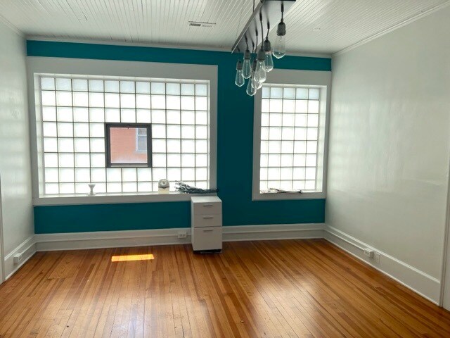 411 E Broad St, Fuquay Varina, NC à louer Photo principale- Image 1 de 22