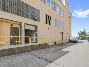 14 O'Henry Ave, Asheville, NC for lease Interior Photo- Image 2 of 16