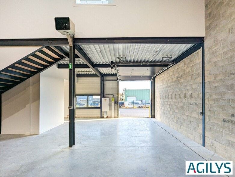 46 Avenue Des Gardes Messiers, Villemoisson-sur-Orge for lease - Building Photo - Image 3 of 10