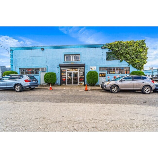 Plus de détails pour 75 Windsor Ave, Mineola, NY - Industriel à vendre