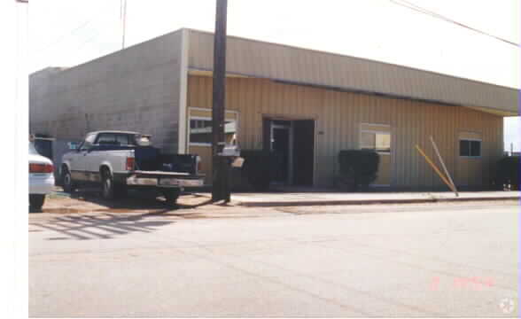 4574 E Clay Ave, Fresno, CA for sale - Building Photo - Image 3 of 4