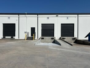 6001 Stonington St, Houston, TX for lease Interior Photo- Image 2 of 2