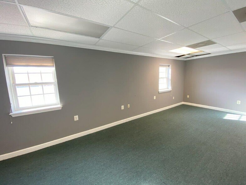 9411-9417 West St, Manassas, VA à louer - Photo du bâtiment - Image 3 de 5
