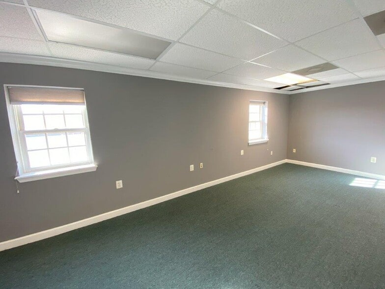 9411-9417 West St, Manassas, VA à louer - Photo du bâtiment - Image 3 de 5