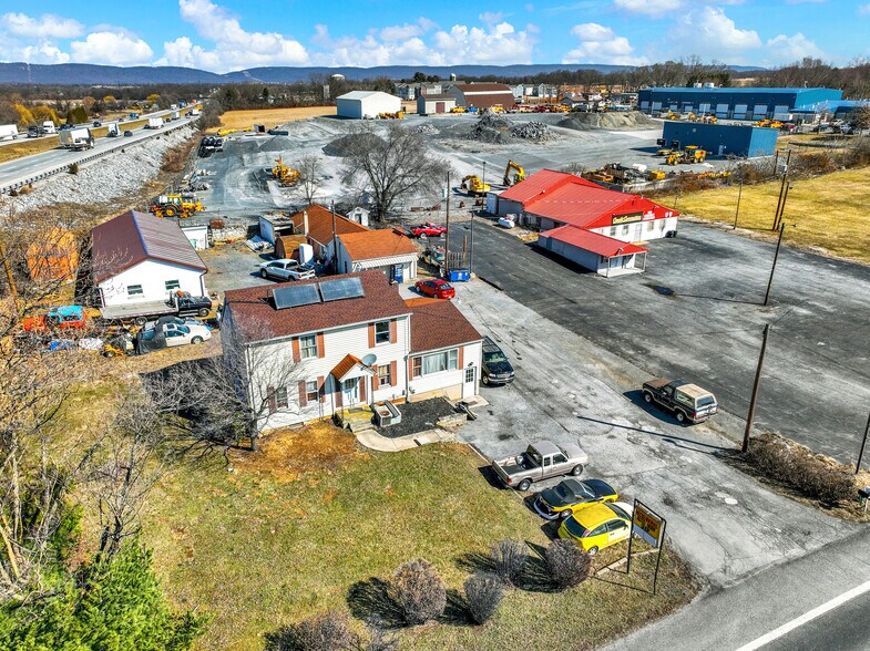 1836 W Trindle Rd, Carlisle, PA à vendre - Photo principale - Image 2 de 9