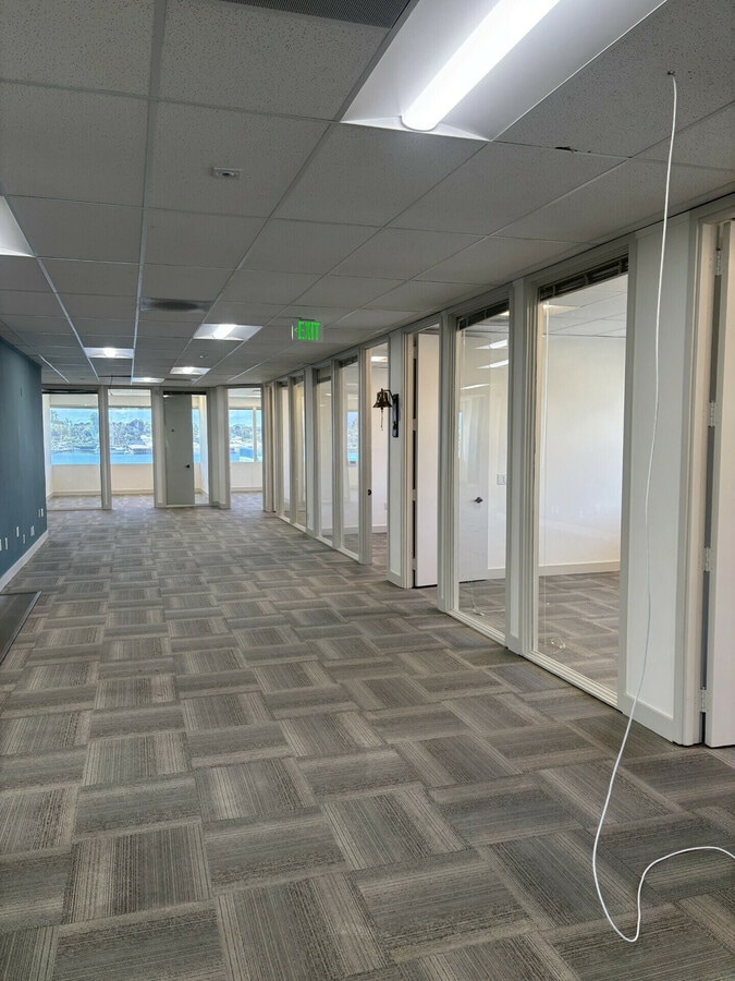 11 Embarcadero West, Oakland, CA 94607 - Unité 200 - - Photo intérieure - Image 2 of 4