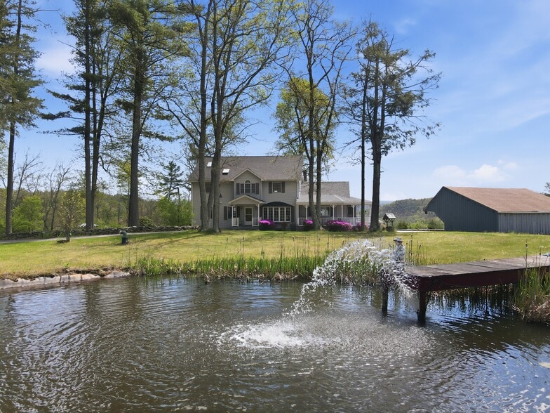 120 Milford Hill Ln, Milford, PA à vendre - Photo du bâtiment - Image 3 de 65