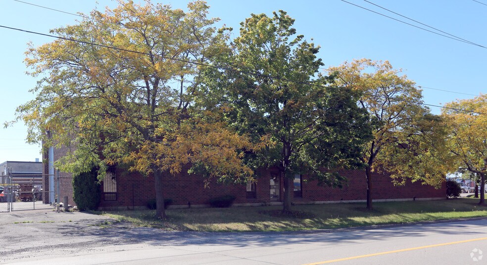 3 Commerce Crt, Hamilton, ON à vendre - Photo du bâtiment - Image 1 de 1