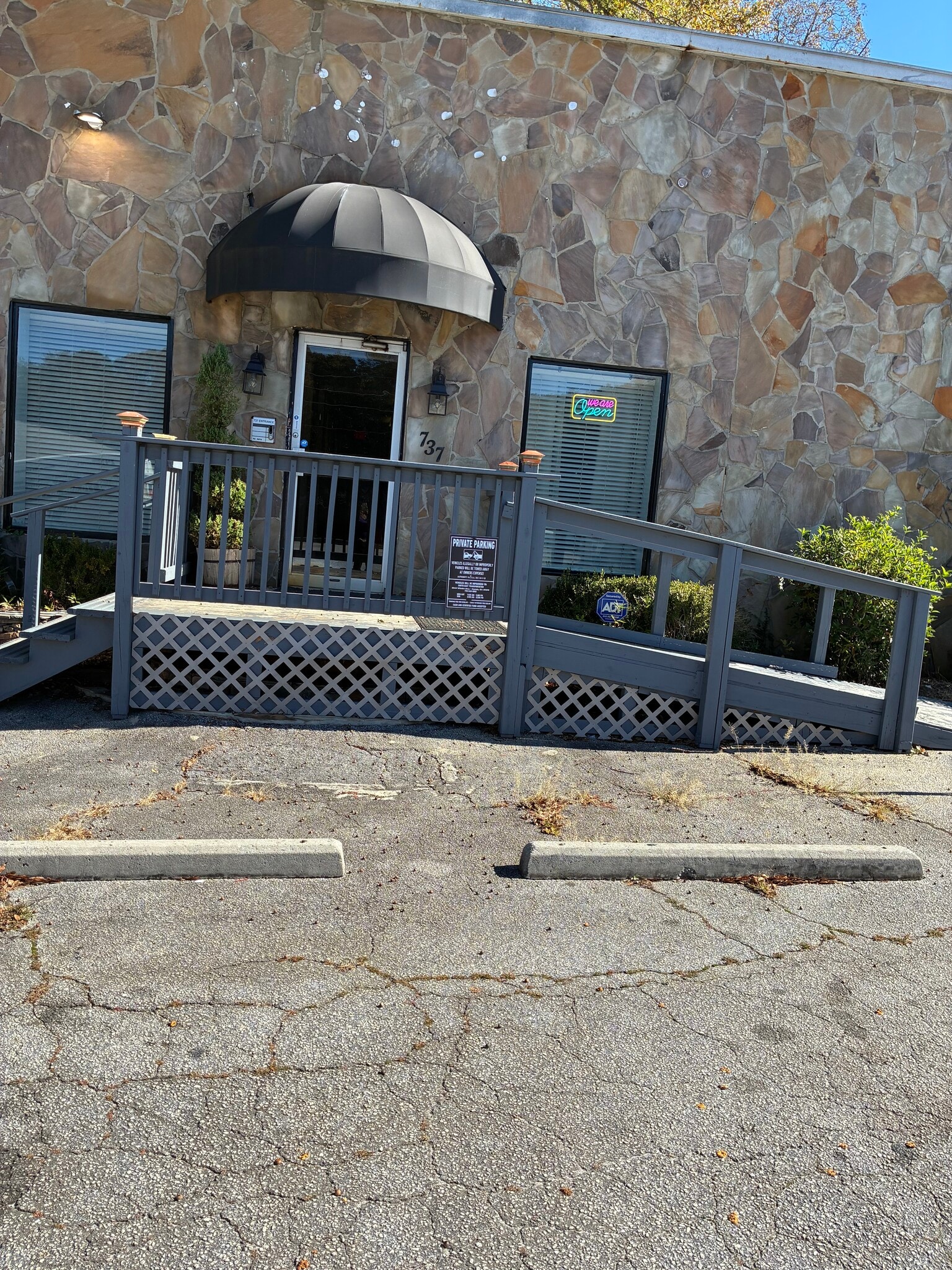 737 Main St, Stone Mountain, GA for lease Building Photo- Image 1 of 19