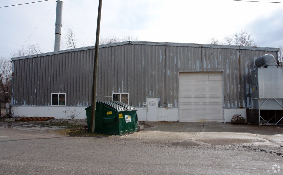 9655 Kretz Dr, Algonac, MI à vendre - Photo du bâtiment - Image 3 de 3