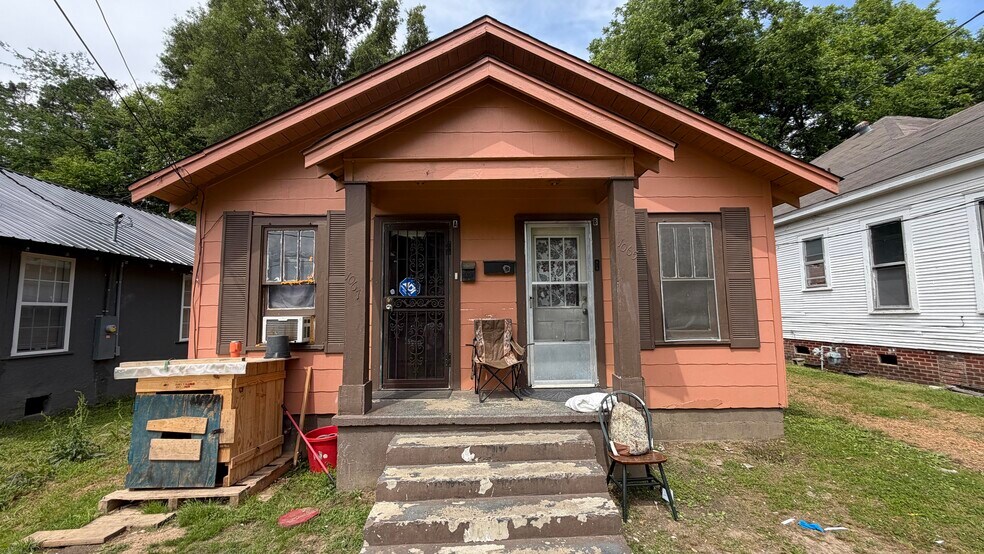 1067 Adams St, Grenada, MS à vendre - Photo du bâtiment - Image 1 de 2