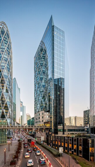 Plus de détails pour 4 Avenue D'Alsace, Courbevoie - Bureau à louer