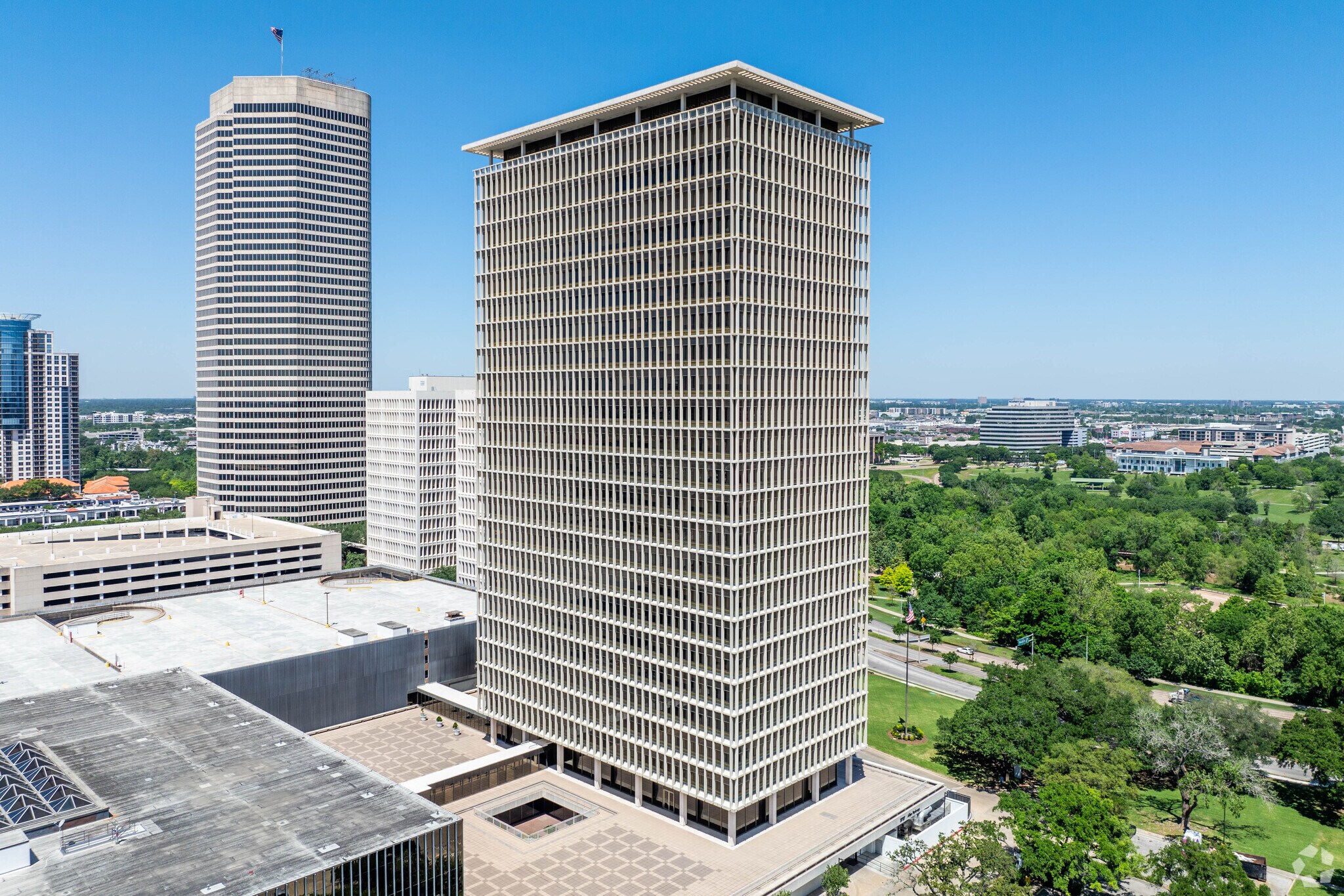2727 Allen Pky, Houston, TX for lease Building Photo- Image 1 of 6