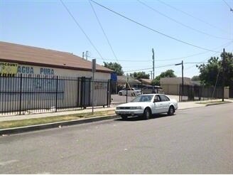 1707 N Willowbrook Ave, Compton, CA à vendre - Photo du bâtiment - Image 2 de 6