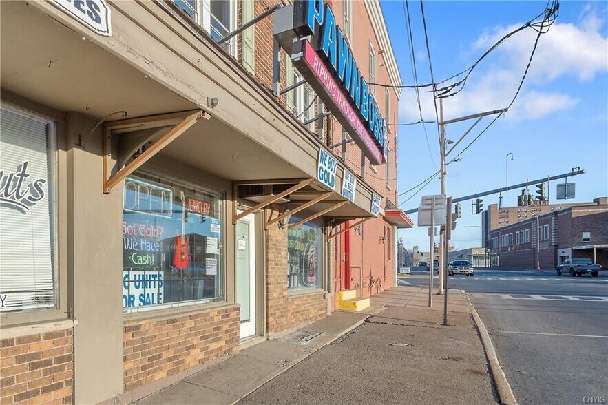 5-7 N 2nd St, Fulton, NY à vendre - Photo du bâtiment - Image 2 de 35
