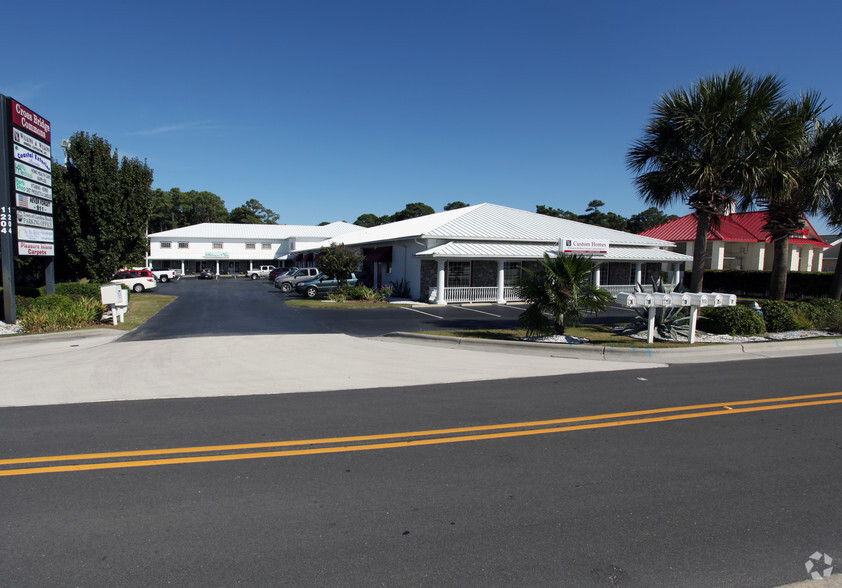 1204 N Lake Park Blvd, Carolina Beach, NC à vendre - Photo du bâtiment - Image 1 de 23