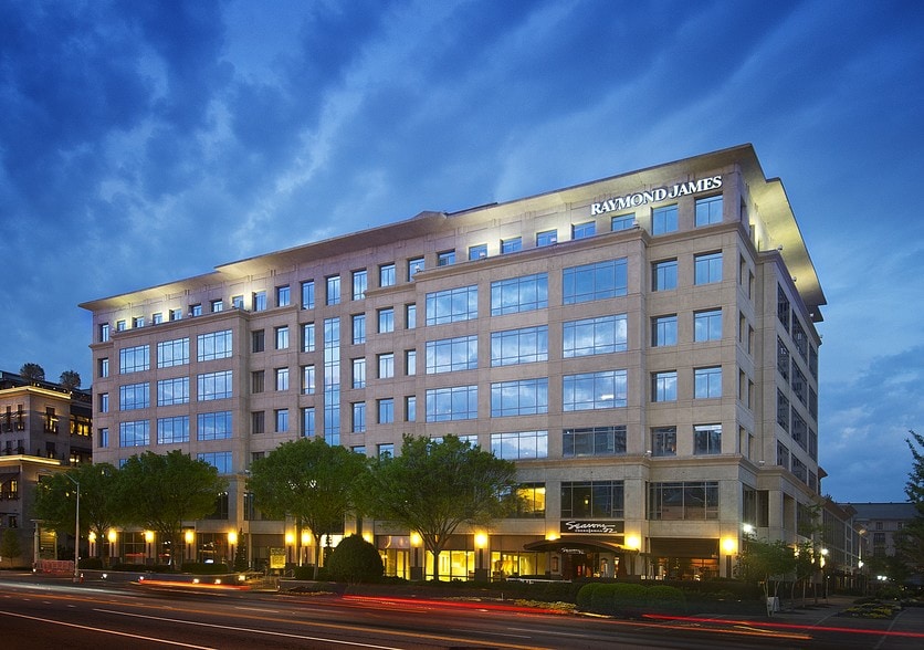 3060 Peachtree Rd NW, Atlanta, GA à louer - Photo du bâtiment - Image 2 de 15