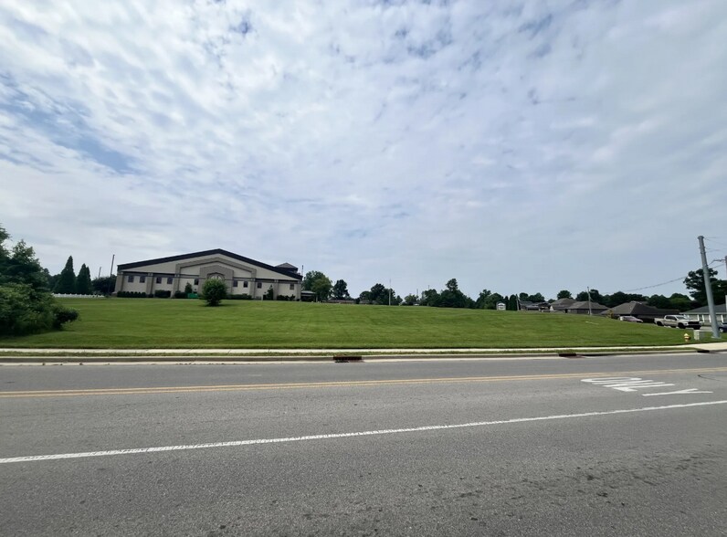 4522 Old State Route 261, Newburgh, IN à vendre - Photo du bâtiment - Image 1 de 4