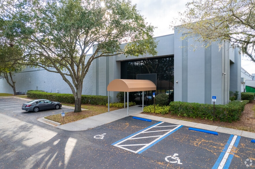 1700 Tradeport Dr, Orlando, FL à louer - Photo du bâtiment - Image 3 de 7