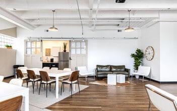 325 E 31st St, Kansas City, MO for sale Lobby- Image 2 of 18