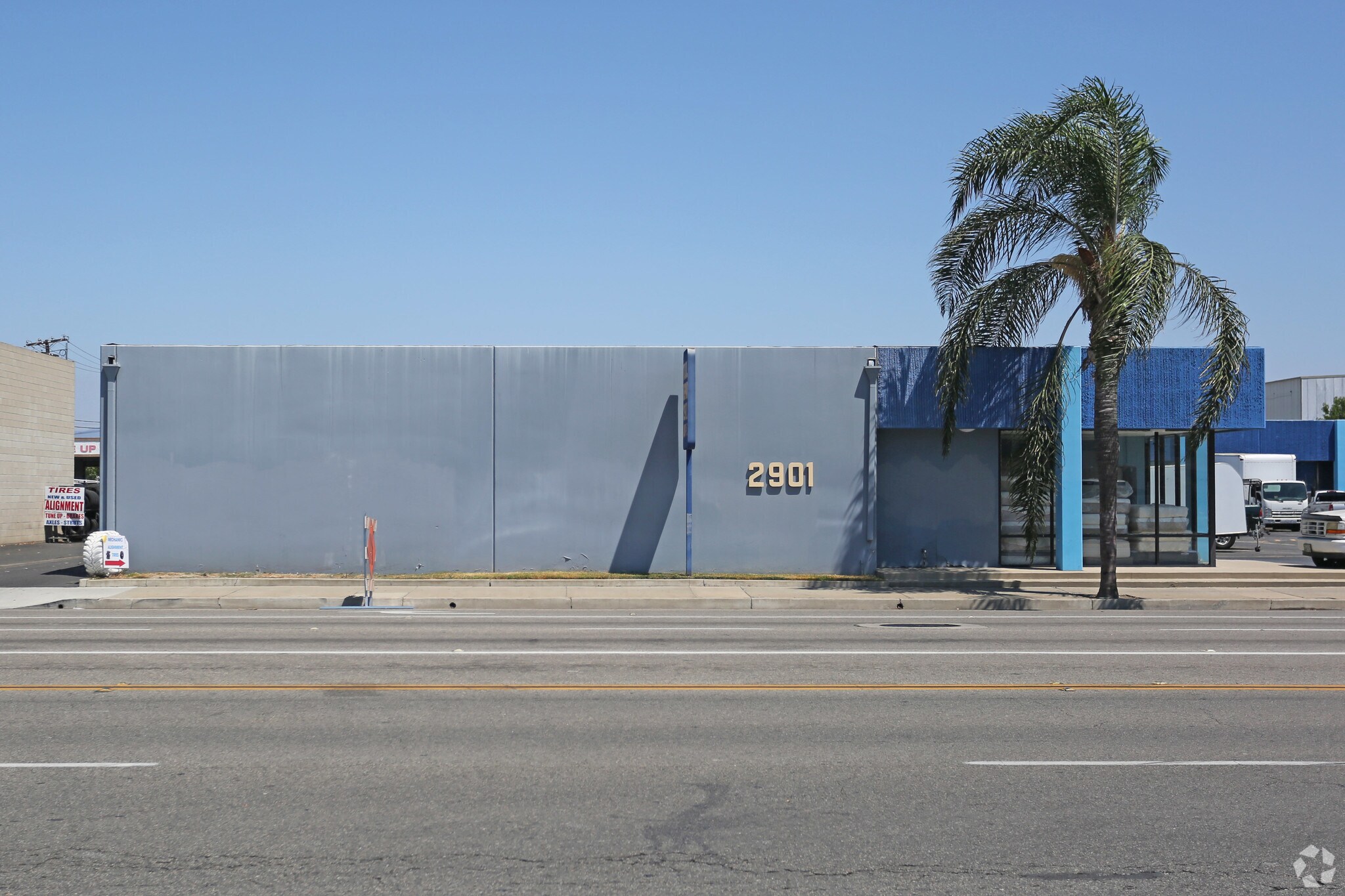2901 Main St, Santa Ana, CA à louer Photo principale- Image 1 de 5