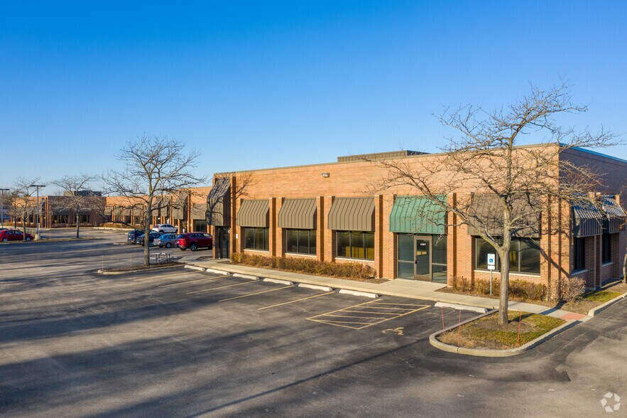 1367-1407 N Barclay Blvd, Buffalo Grove, IL for lease - Building Photo - Image 1 of 6