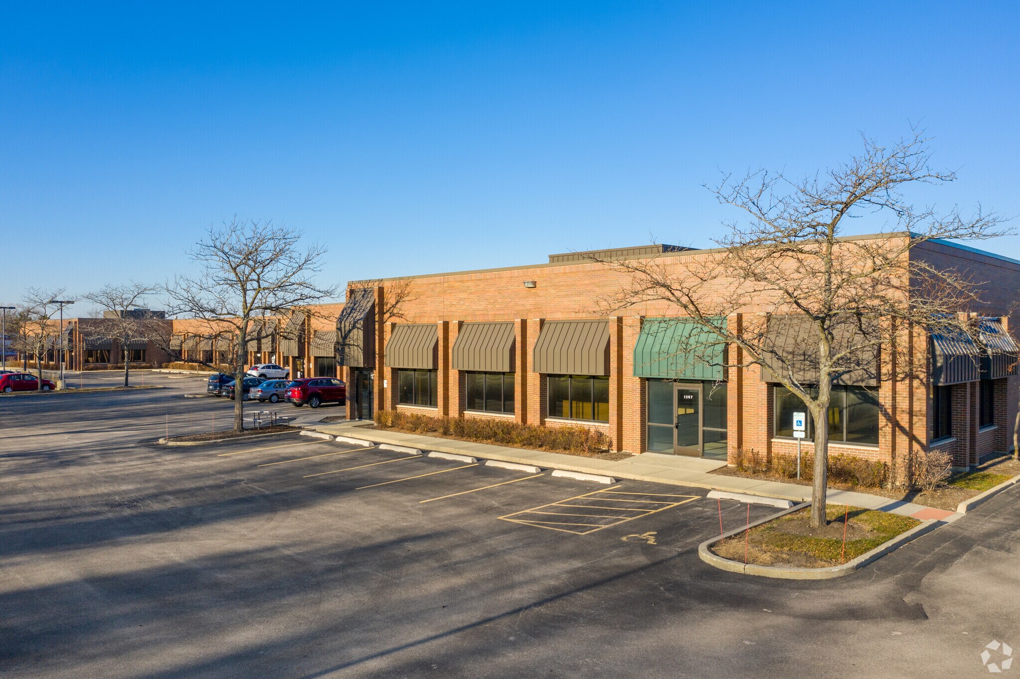 1367-1407 N Barclay Blvd, Buffalo Grove, IL for sale Primary Photo- Image 1 of 8