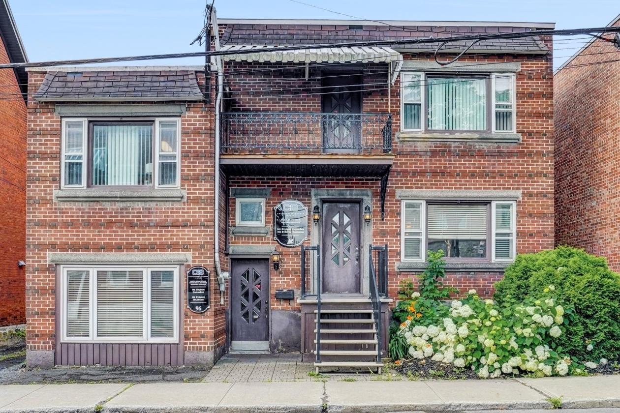 96 Rue Saint-Charles, Saint-jean-sur-richelieu, QC for sale Primary Photo- Image 1 of 1