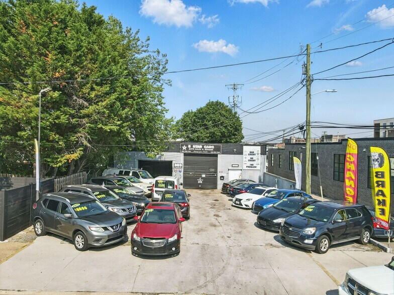 303 S Eaton St, Baltimore, MD à vendre - Photo du bâtiment - Image 1 de 33