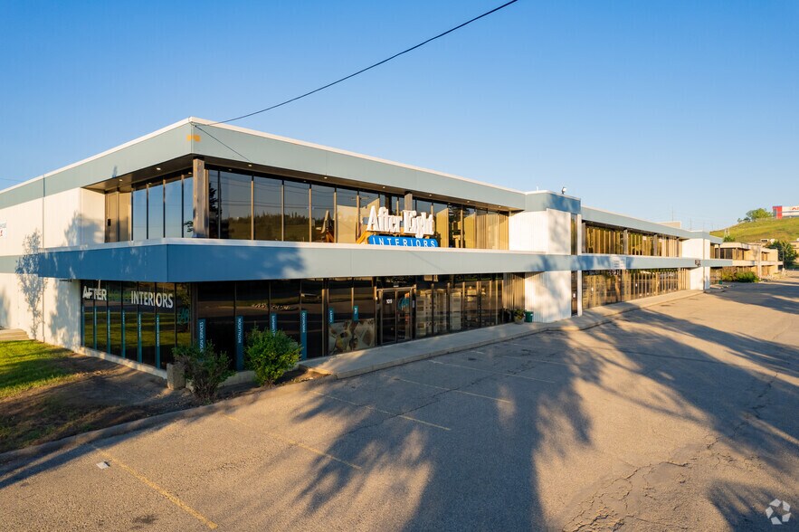 1135 64th Ave SE, Calgary, AB à louer - Photo du bâtiment - Image 1 de 8