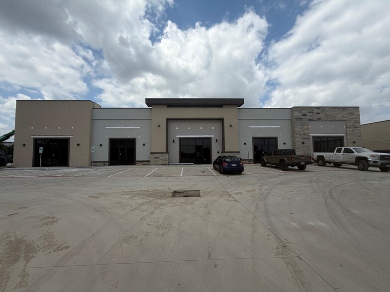 1012 Municipal Dr, Leander, TX for sale - Building Photo - Image 2 of 5