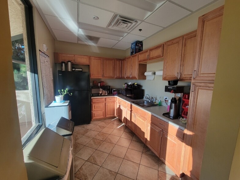 2140-2164 Winifred St, Simi Valley, CA à louer - Photo intérieure - Image 3 de 10