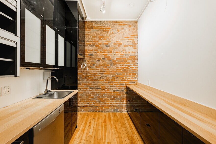 356-360 Rue Le Moyne, Montréal, QC à vendre - Photo intérieure - Image 2 de 5