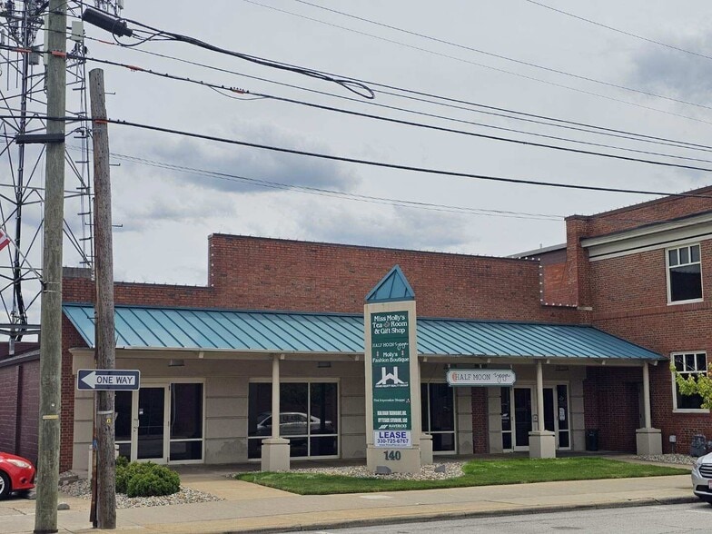 140 W Washington St, Medina, OH for lease - Building Photo - Image 2 of 5