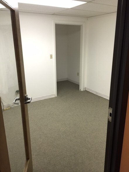 418 Boston Post Rd, Sudbury, MA à louer - Photo intérieure - Image 2 de 7