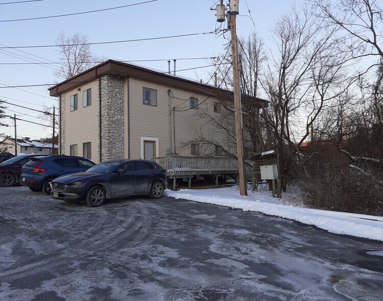 11 West Ave, Chester, NY à louer - Photo du bâtiment - Image 3 de 5