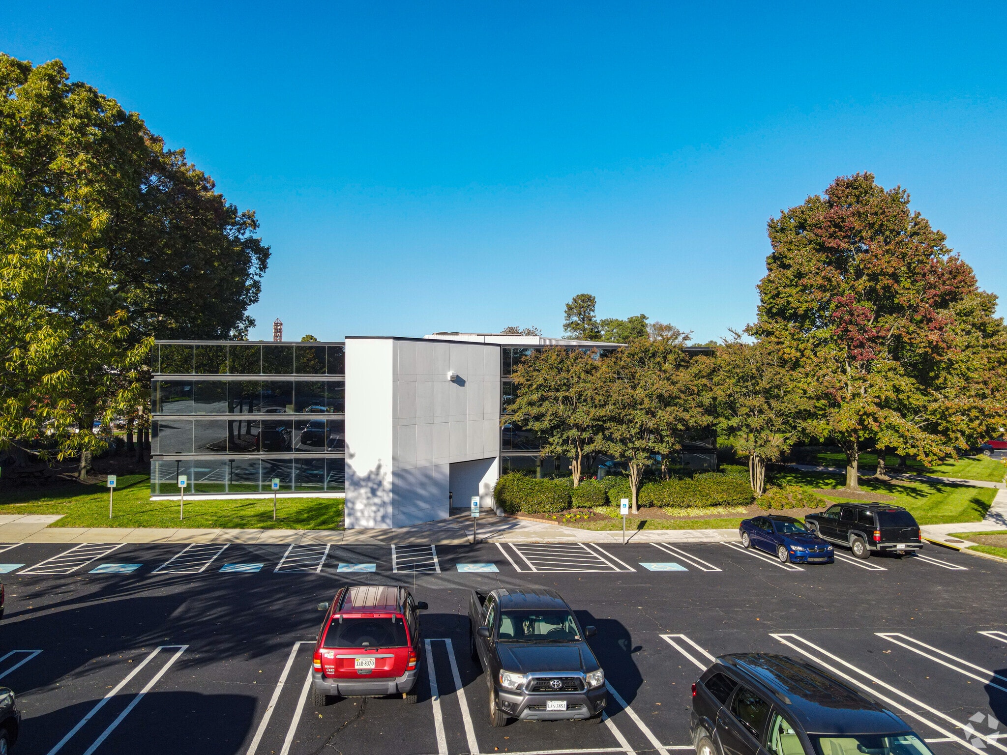 4198 Cox Rd, Glen Allen, VA for lease Building Photo- Image 1 of 15