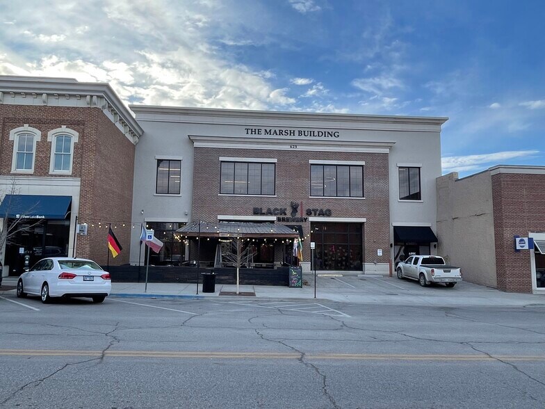 623 Massachusetts St, Lawrence, KS à vendre - Photo du bâtiment - Image 2 de 5