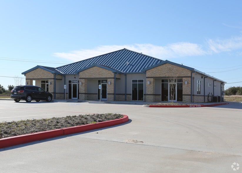 11524 Space Center Blvd, Houston, TX for lease - Building Photo - Image 2 of 3